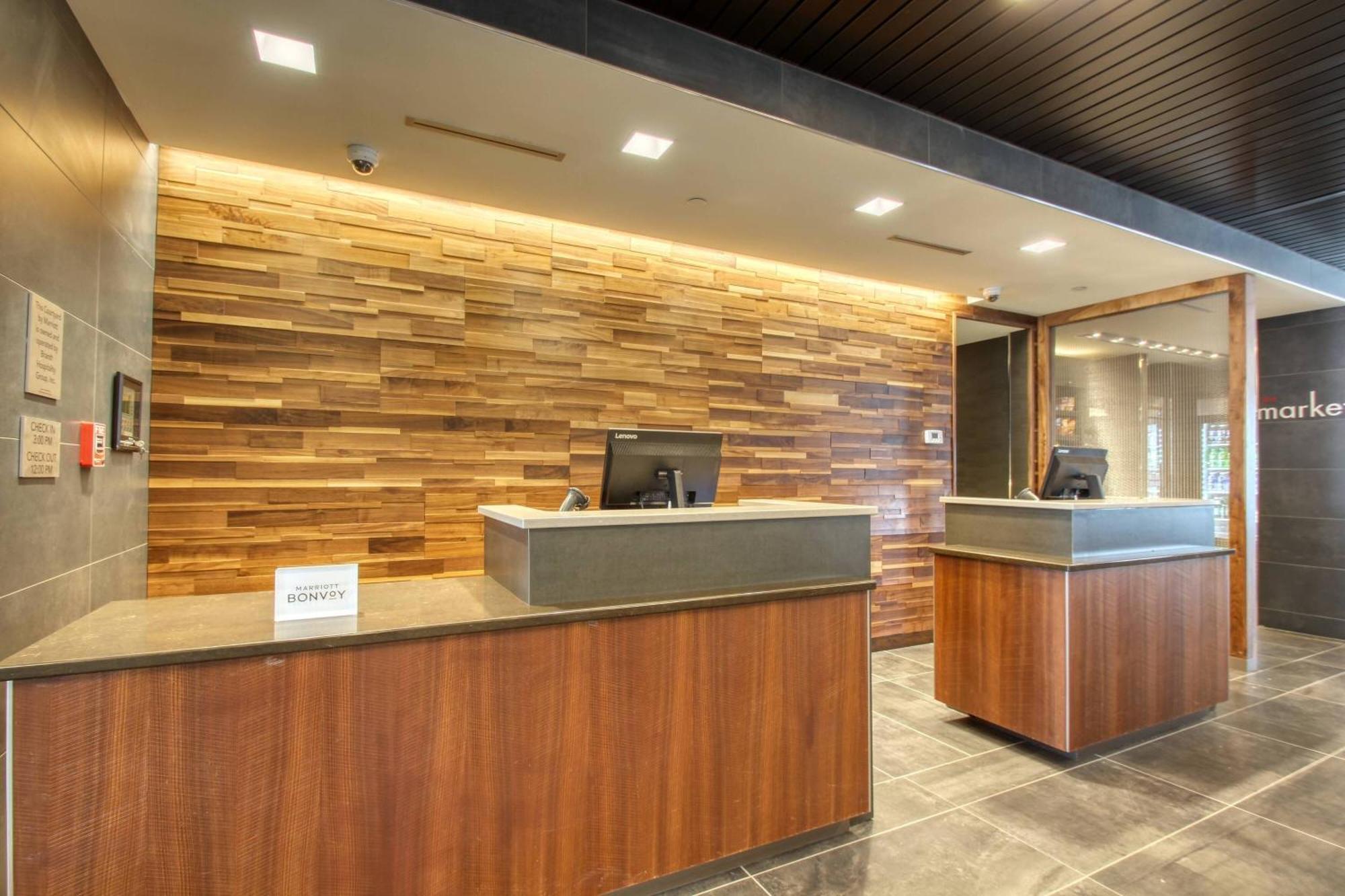 Courtyard By Marriott Fargo Hotel Exterior photo